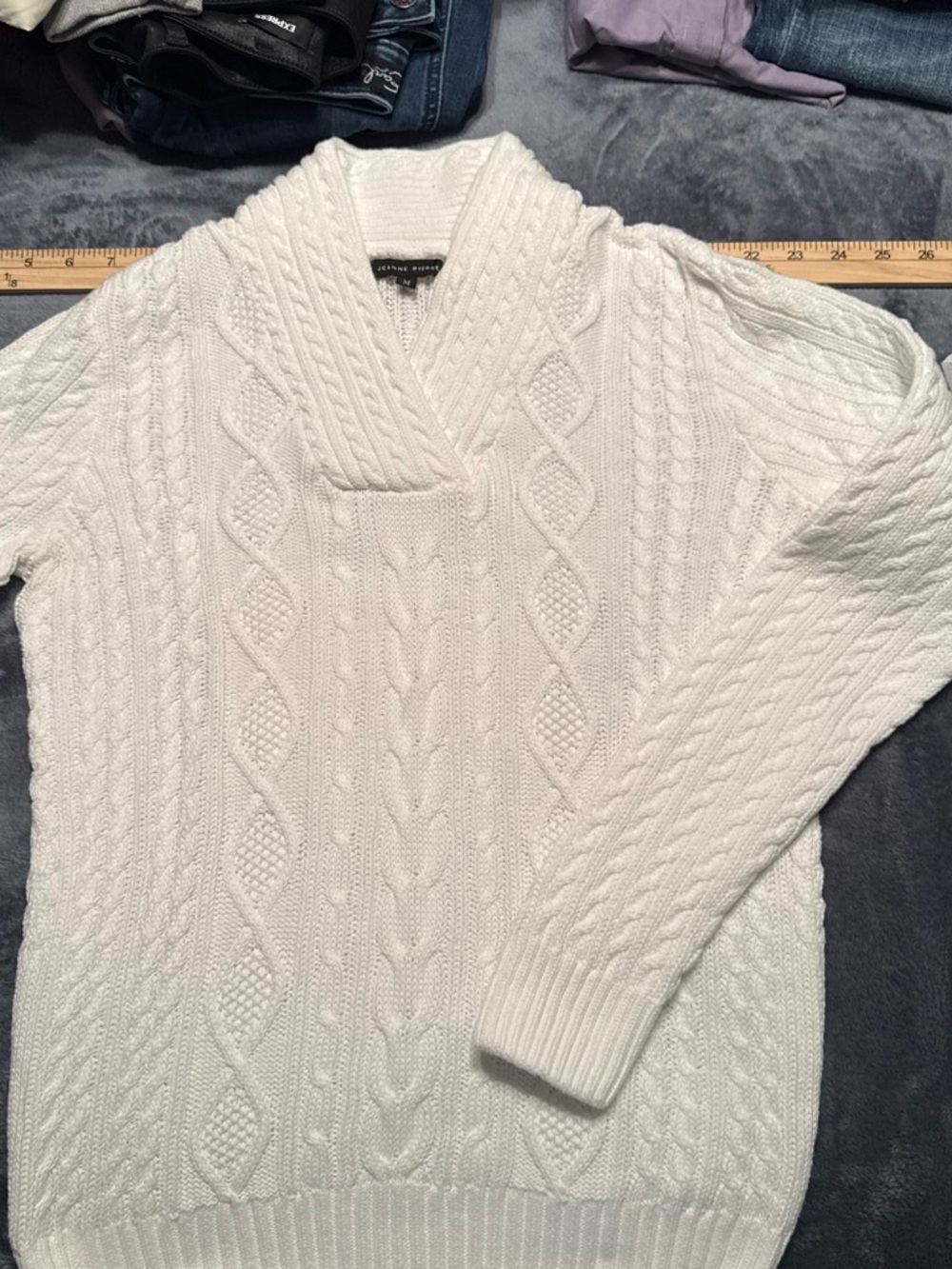 JEANNE PIERRE White Cable Knit V‑Neck Shawl Sweater - Picture 1 of 4